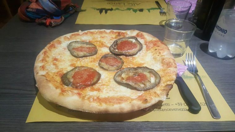 30724123_10215211042366716_852383139459235840_n